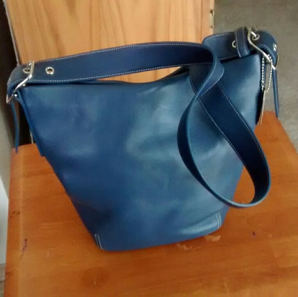 Coach Handbags - Coach Medium Blue Glove Leather Bucket Bag